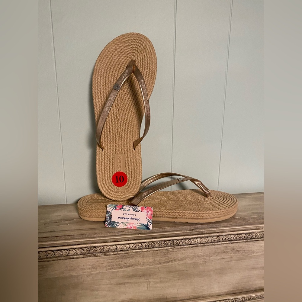 NWT Tommy Bahama Metallic Bronze Flip Flops size 10